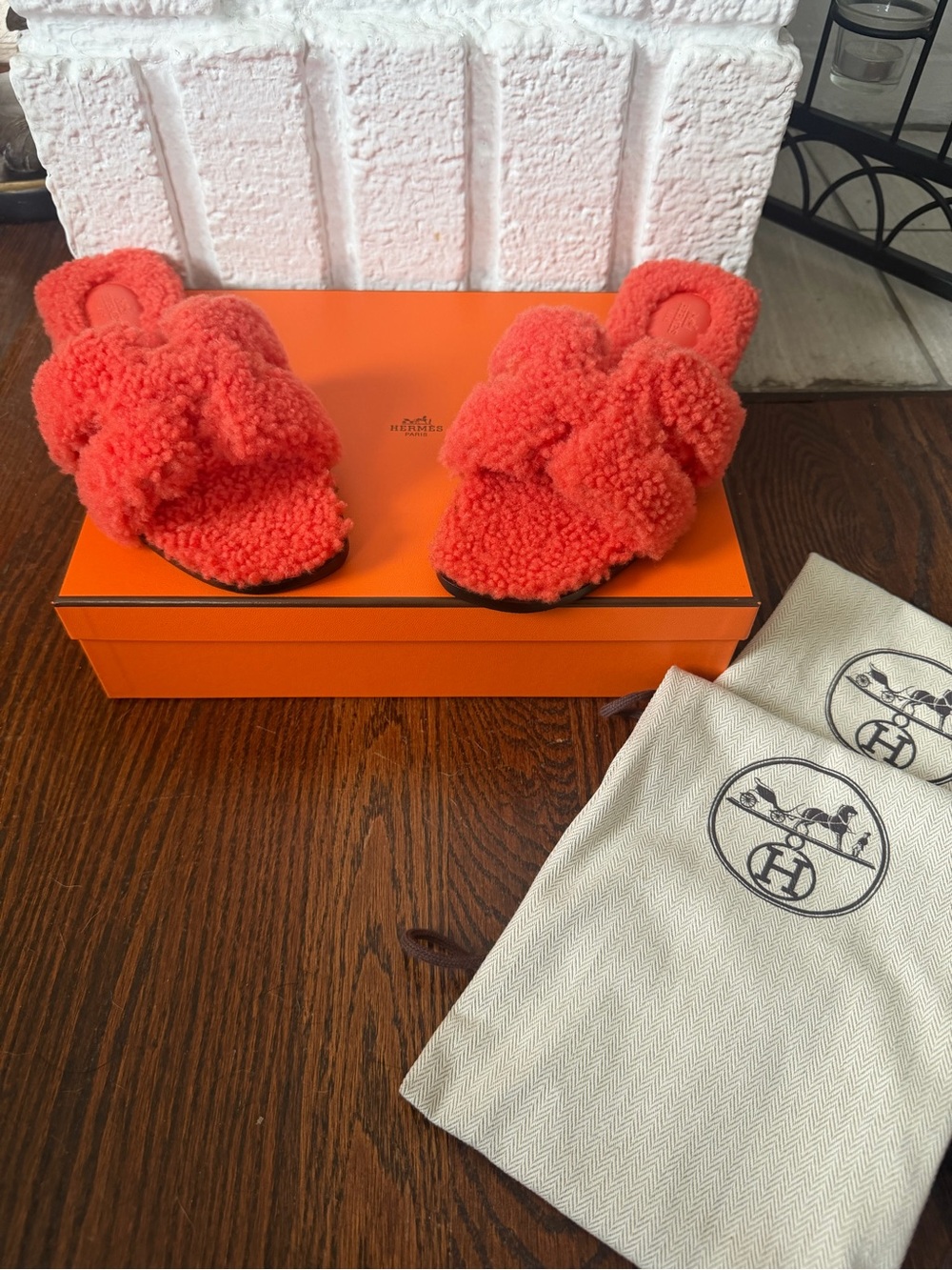 BRAND NEW! Hermes Teddy Oran sandal. Orange shearling. Size: EU 38.5/US 8.